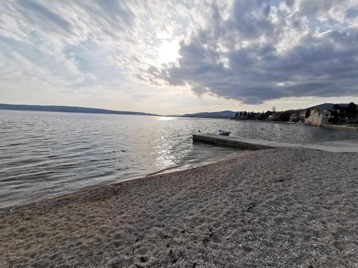 Apartment Miljenko I Dobrila Каштела Экстерьер фото